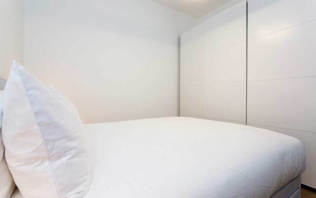 Апартаменты Contemporary Studio in Swiss Cottage комната для гостей