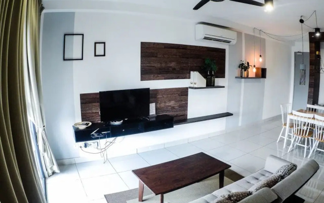 1Tebrau Premium Suites by 12stay