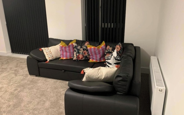 4bed House - Direct Links Into Central London