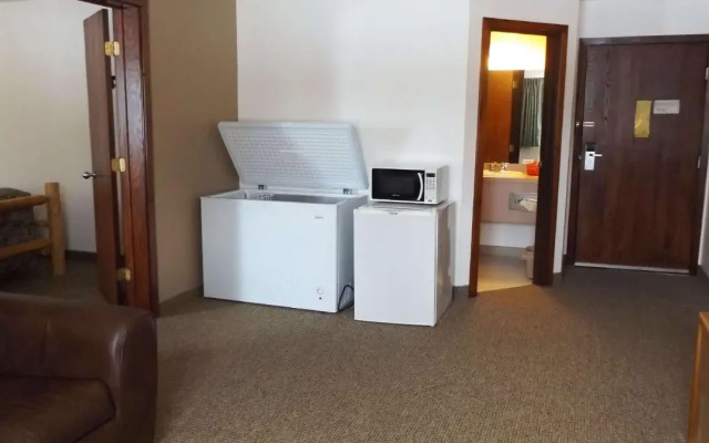 Nisswa Hotel and Suites
