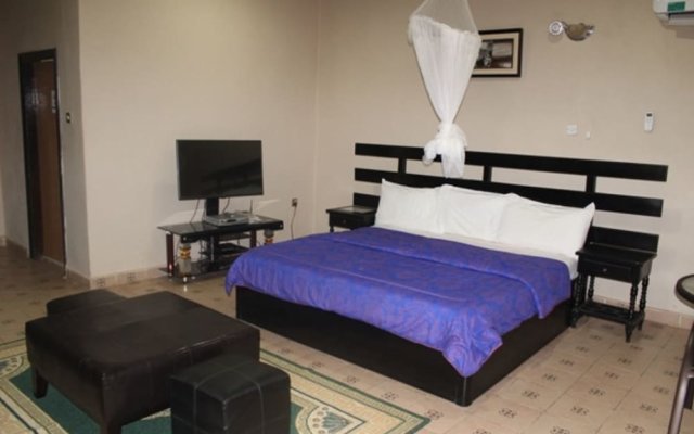 Dohas Hotel and Restaurant in Bo, Sierra Leone from 80$, photos, reviews - zenhotels.com guestroom
