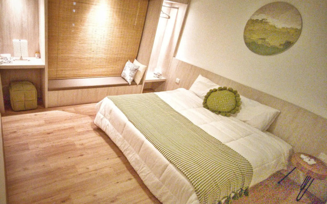 One Life Four Season Waterpark Guest House Manhattan Condominium