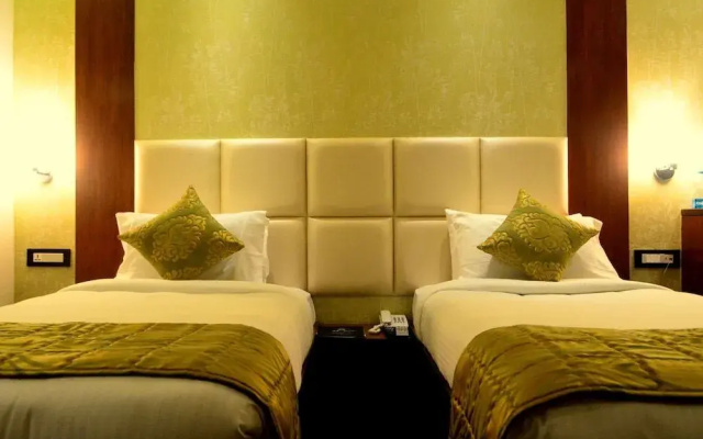 Hotel Hemaadri Grand