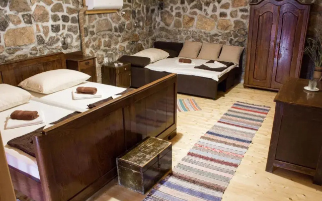 Solovi Dvori