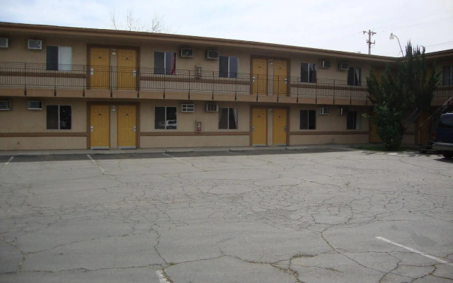 Motel 6 Selma, CA