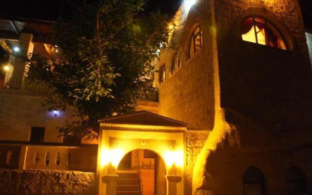 Dilek Tepesi Cave Hotel вид на фасад