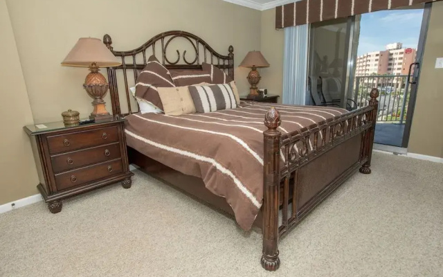 Inlet Reef 312 2 Bedroom Condo by RedAwning