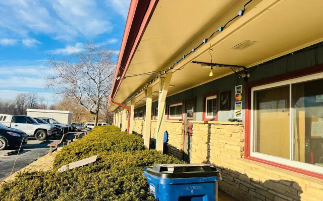 Random Lake Motel (RLM)