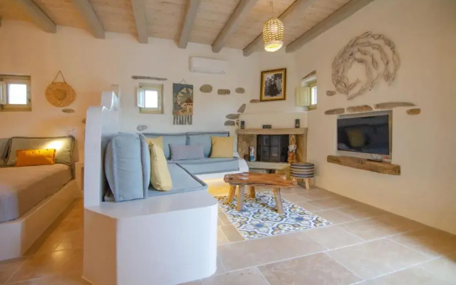 Anthoula's House