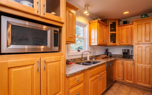 Coastal Living by Oak Island Accommodations