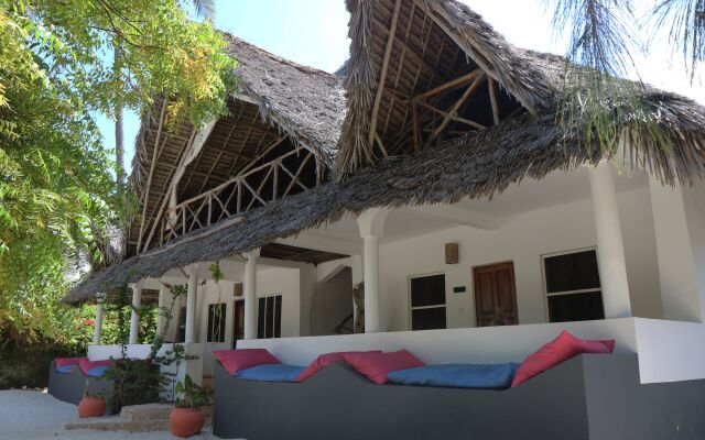 Отель Blue Reef Sport and Fishing Lodge & Bungalows вид на фасад