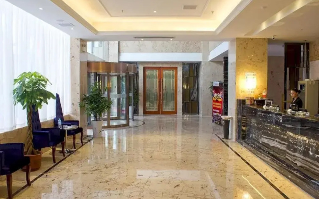 Eral Hotel