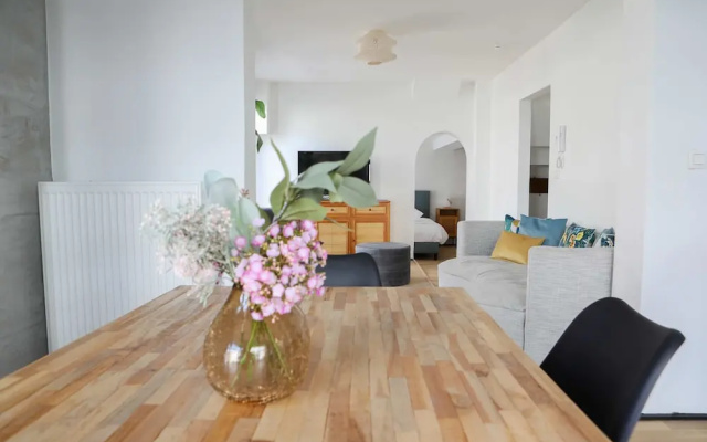 Denise - Belle Epoque Apartment With Modern Comfort