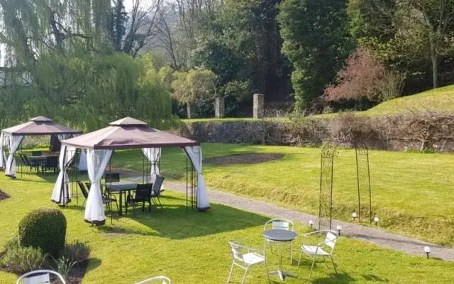 Paddocks Hotel
