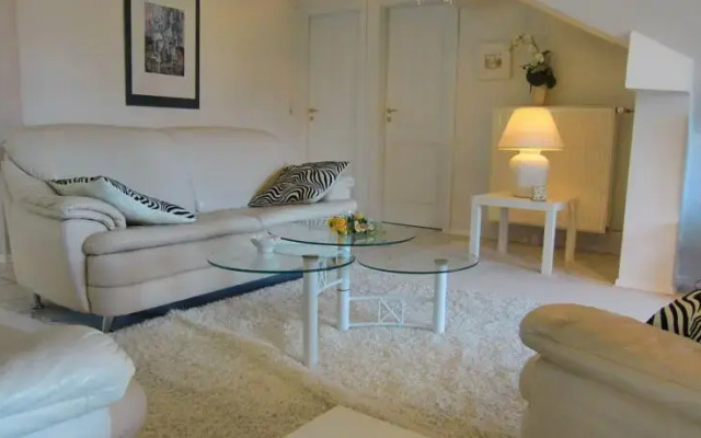 Carina Apartments