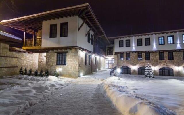 Отель Arbanashki Han Hotelcomplex Болгария, Велико Тырново - отзывы, цены и фото номеров - забронировать отель Arbanashki Han Hotelcomplex онлайн вид на фасад