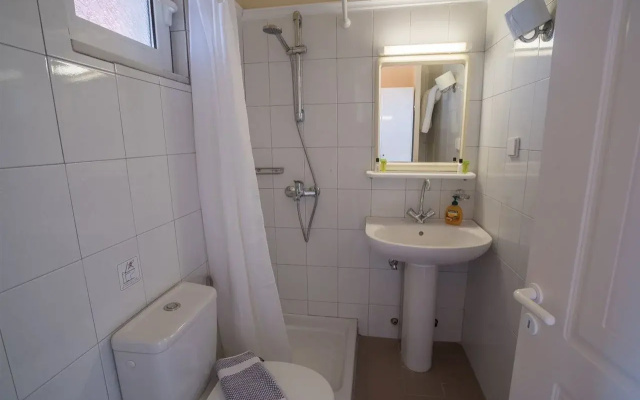 Christina Hotel Petriti