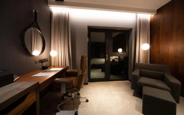 Cave Hotel & Golf Resort