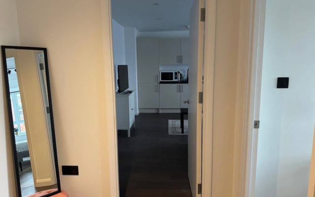Contractor Accommodation, Swindon , Cheap Parking