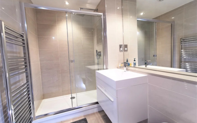 Spacious Double Room with en-suite - 2b