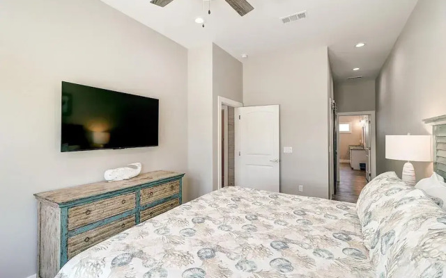 Seven Palms 3 Bedroom Home by RedAwning