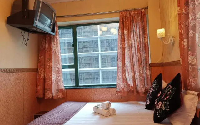 Pay-Less Guest House A2