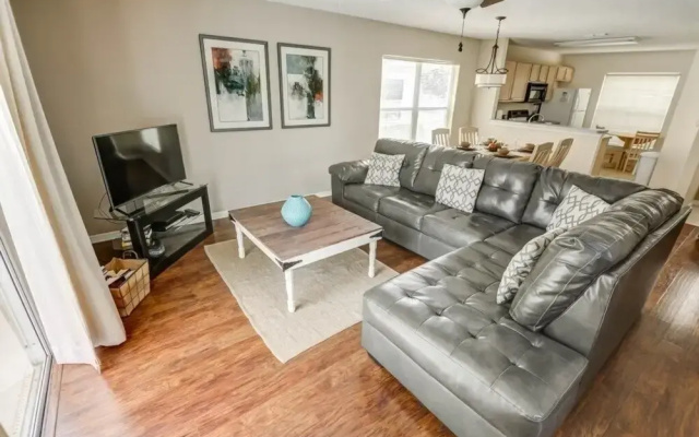 Southern Palms Pool 3 Bedroom Home by RedAwning
