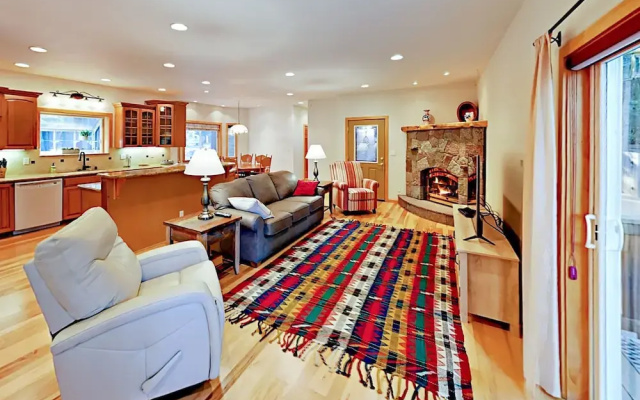Westlake Village - 3 Br Home