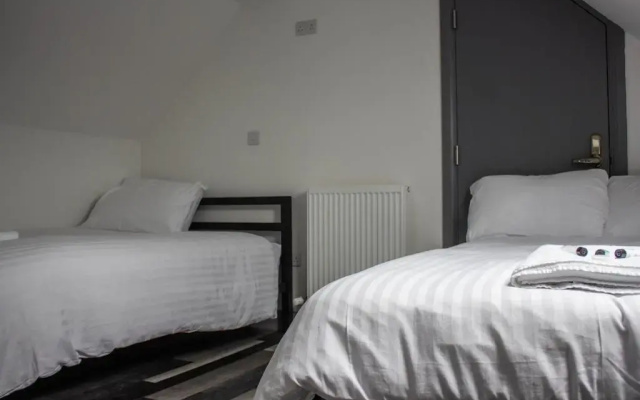 Crofts Hotel