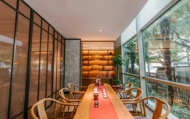 Nade Hotel