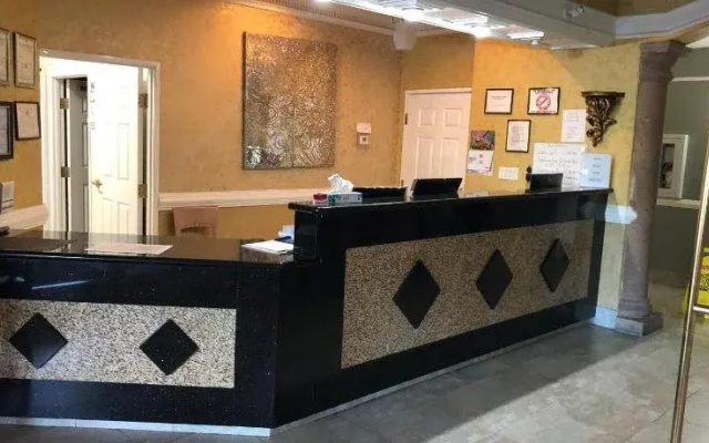 Deluxe 6 Inn & Suites