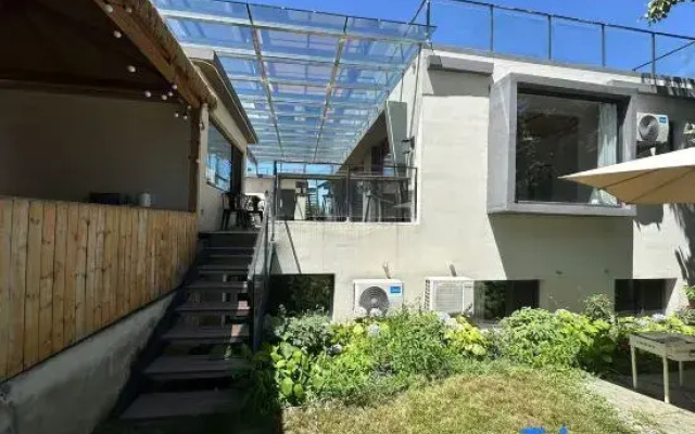 Shanhaijing Homestay (Jinhai Lake Scenic Area)