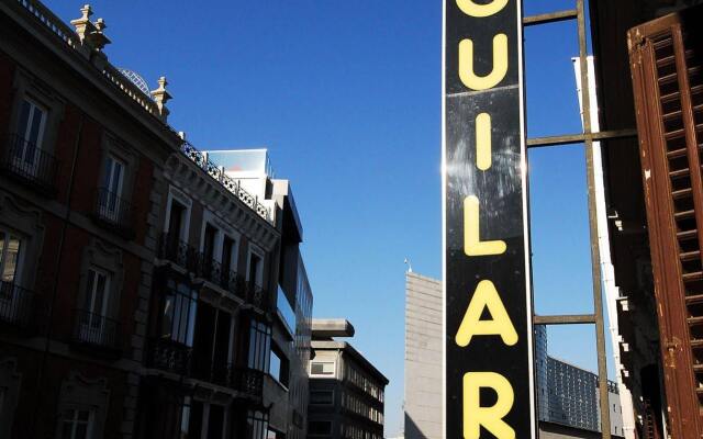 Отель Hostal Aguilar вид на фасад