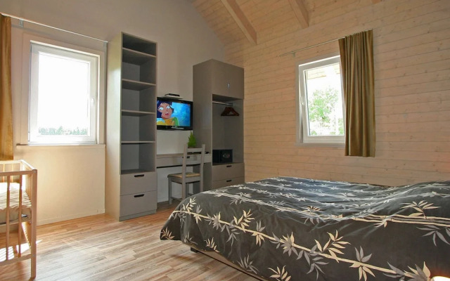 Luxurious Villa in Nadrin Belgium with Sauna & Hot Tub