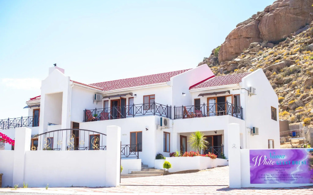 Nama White Guesthouse