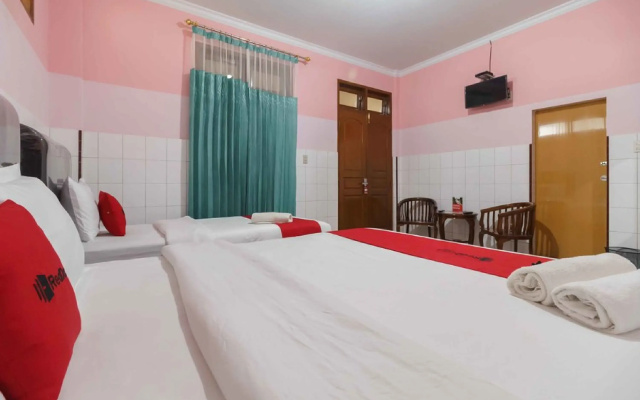 RedDoorz Plus @ Jalan Gatot Subroto Medan