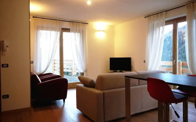 Sunny Arabba Apartment