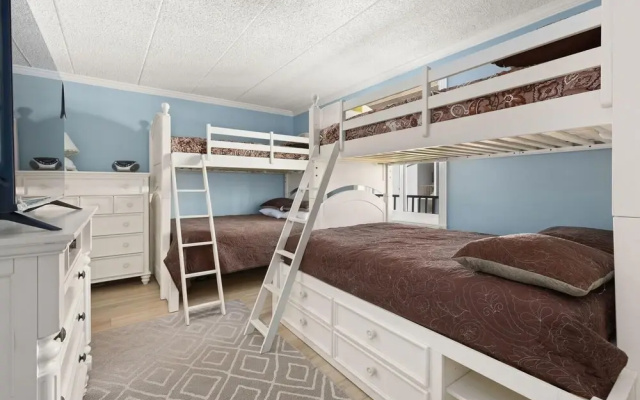 Bimini 105 2 Bedroom Condo by RedAwning