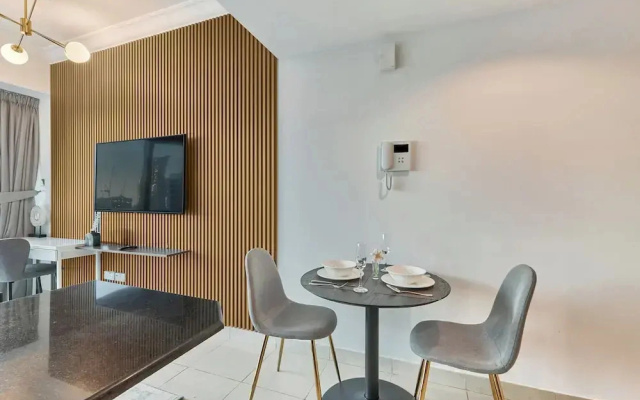 bnbme | 8 Boulevard Walk | Studio