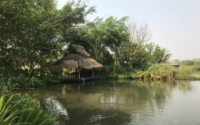 Bueng Pai Farm