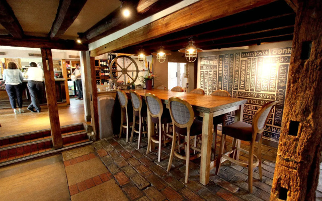The Crown at Playhatch