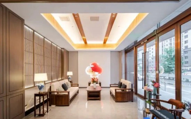 Rezen Aisheng Hotel (Peony Square Wanda)