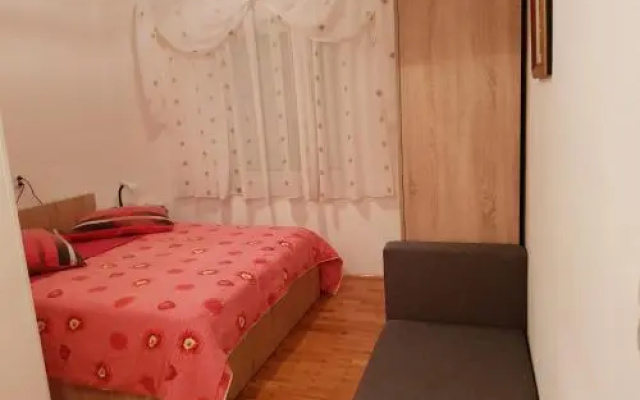 Apartment Pahljina