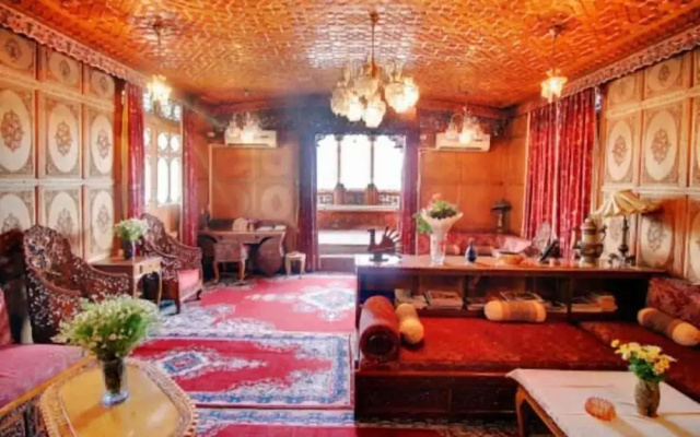 Meena Group houseboats