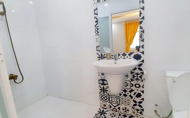 MIDMOST Villa Hotel