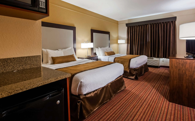 Best Western Plus Strawberry Inn & Suites