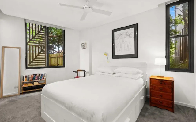 Spacious 2-bed Retreat With BBQ & Courtyard