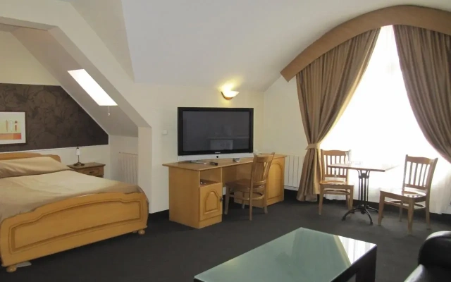 Avion Hotel