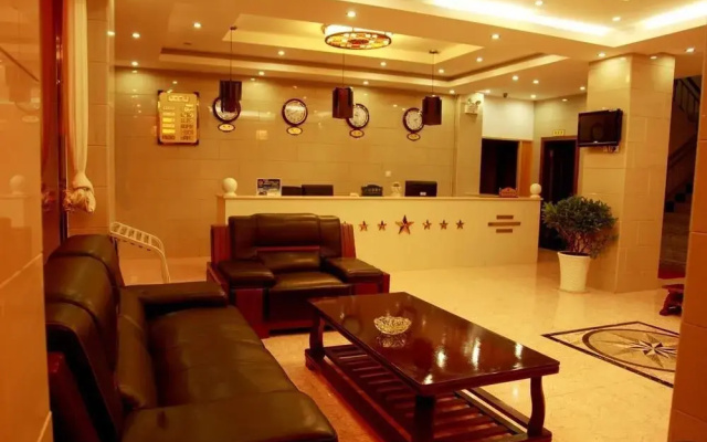 Red Eight Commercial Hotel