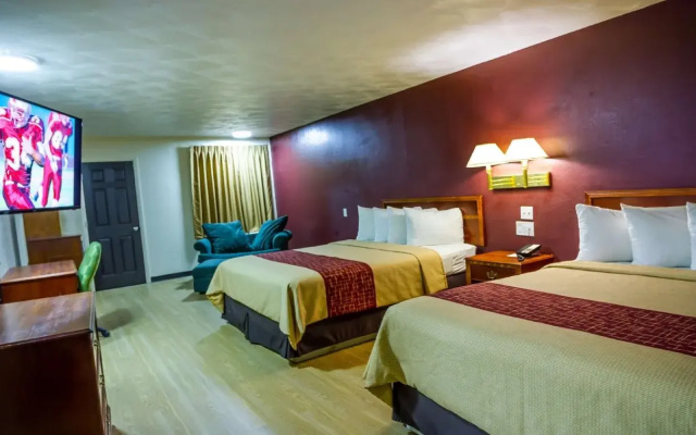 Red Roof Inn & Suites Piqua - I-75